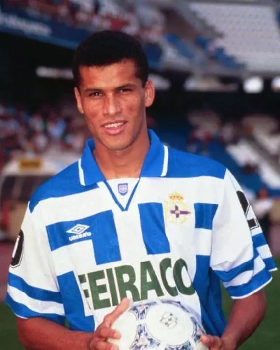 更因为三位 更因为三位