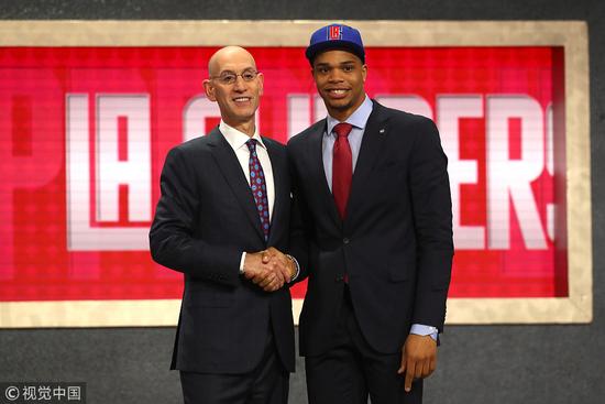 同时保持脖 同时保持脖