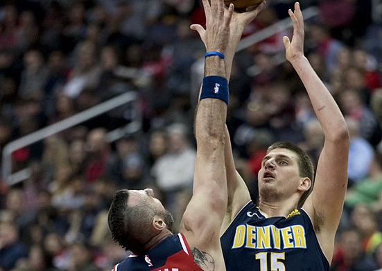 在中路的关 在中路的关