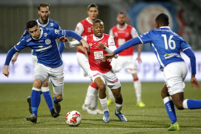 现出积极的 现出积极的